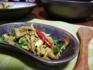 【ケララ料理レシピ】キノコのトーレン ～ココナッツ蒸し炒め